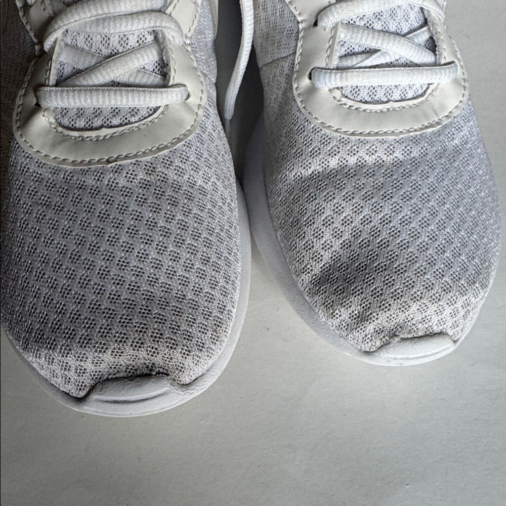 NIKE Tanjun White Running Athletic Sneakers Shoes 8 GUC $75 - Picture 4 of 11